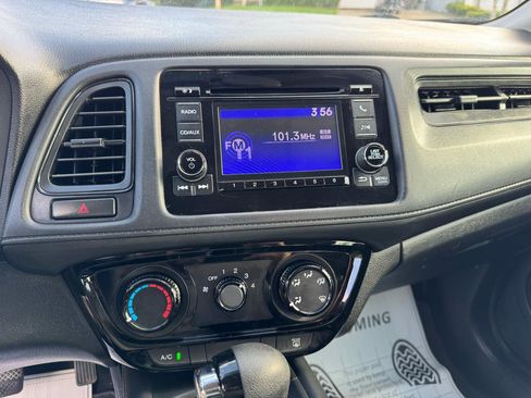 Used 2016 Honda HR-V LX image 35