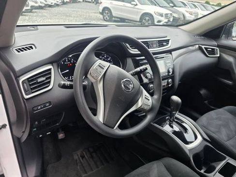 Used 2016 Nissan Rogue S FWD image 13
