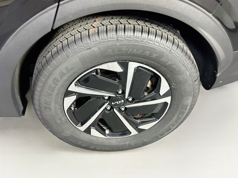 Used 2023 Kia Sportage LX AWD/4WD image 29
