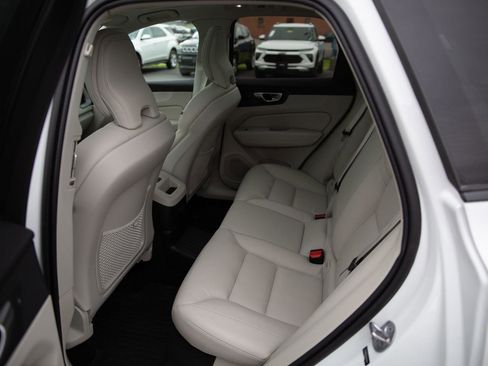 Used 2024 Volvo XC60 T8 Plus w/ Climate Package AWD/4WD image 22