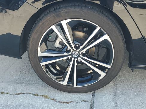 Used 2021 Nissan Sentra SR FWD image 11