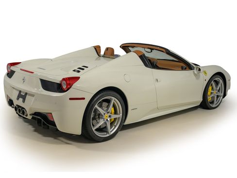 Used 2015 Ferrari 458 Spider RWD image 16