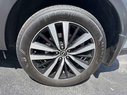 Used 2025 Nissan Pathfinder Platinum AWD/4WD image 24