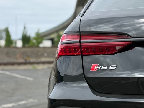 Used 2021 Audi RS 6 AWD/4WD image 5
