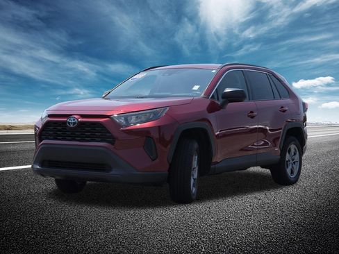 Used 2022 Toyota RAV4 LE AWD/4WD image 9