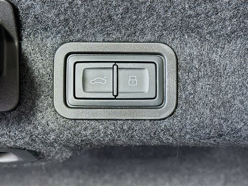 Used 2024 Audi A6 Premium Plus w/ Premium Plus Package image 30