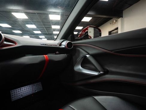 Used 2019 Ferrari 812 Superfast image 25