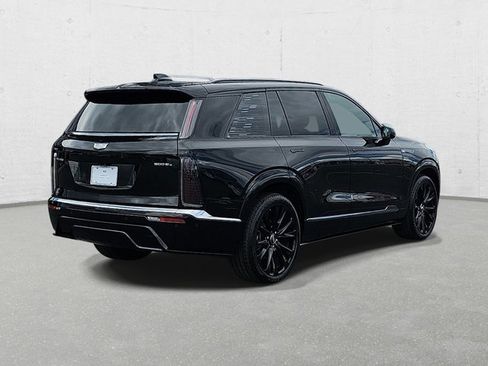 New 2026 Cadillac Vistiq Platinum w/ LPO, Floor Liner Package image 5