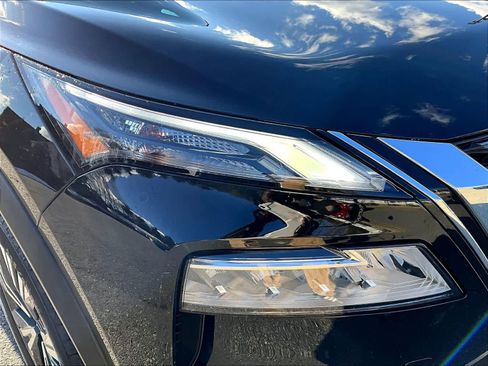 Used 2023 Nissan Rogue SV w/ SV Premium B Package image 33