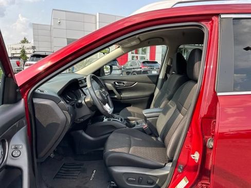 Used 2019 Nissan Rogue SV AWD/4WD image 10