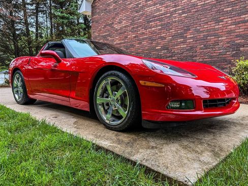 Used 2008 Chevrolet Corvette Coupe w/ Preferred Equipment Group RWD image 32