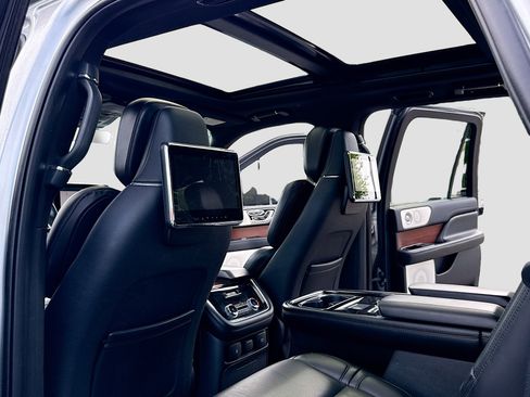 Used 2020 Lincoln Navigator L Reserve w/ Luxury Package AWD/4WD image 6