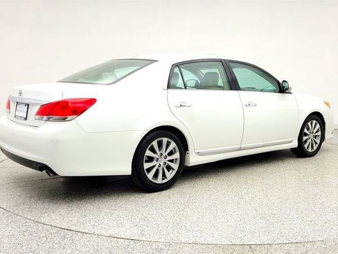 Used 2012 Toyota Avalon Limited FWD image 5