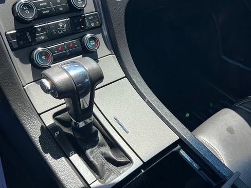 Used 2012 Ford Taurus SEL FWD image 22
