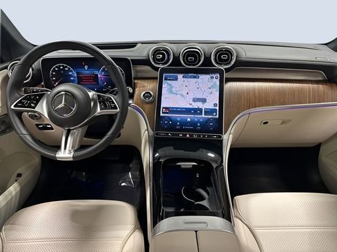 Used 2023 Mercedes-Benz GLC 300 4MATIC image 12