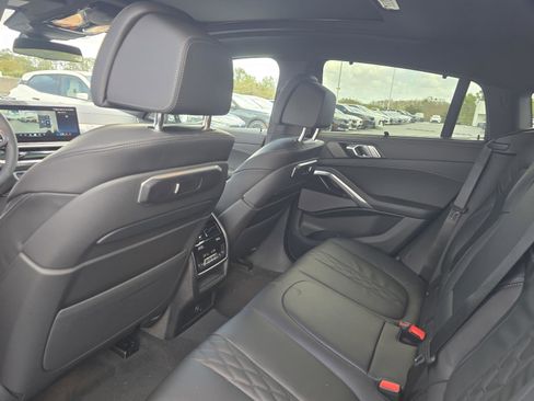 New 2026 BMW X6 xDrive40i w/ Executive Package image 9