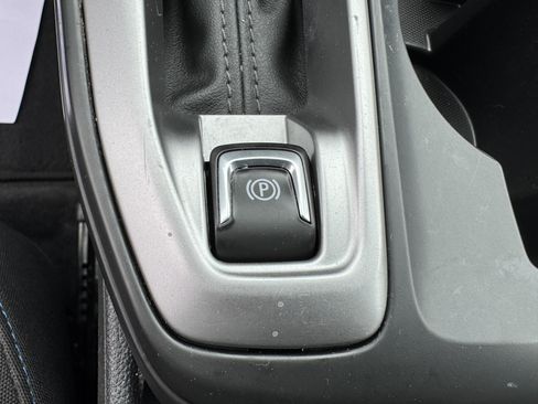 Used 2024 Chevrolet Trax LS w/ LS Convenience Package FWD image 34