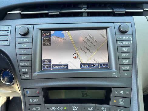 Used 2014 Toyota Prius Four image 28