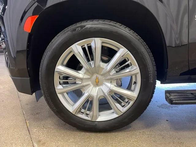 Used 2023 Chevrolet Suburban High Country AWD/4WD image 30
