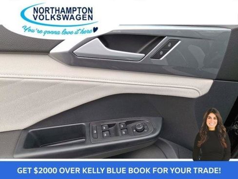 New 2025 Volkswagen Taos SEL image 8