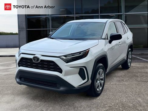 Used 2023 Toyota RAV4 LE FWD image 6