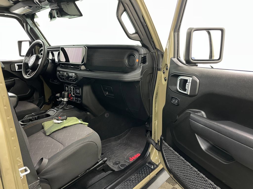 Used 2025 Jeep Gladiator Mojave w/ Safety Group AWD/4WD image 37