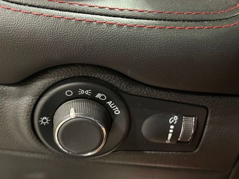Used 2025 Dodge Durango GT AWD/4WD image 19