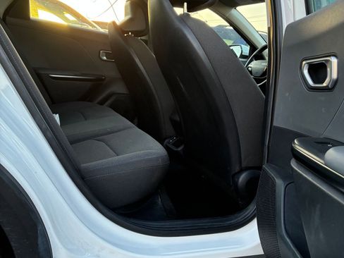 Used 2025 Kia K4 LXS image 13