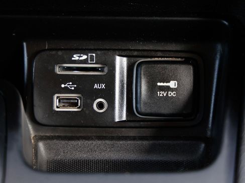 Used 2017 Jeep Cherokee Sport image 37