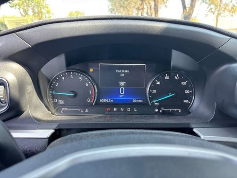 Used 2022 Ford Explorer XLT w/ Equipment Group 202A image 8