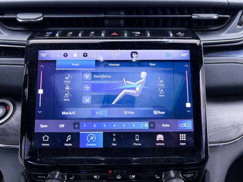 Used 2022 Jeep Grand Cherokee Overland w/ Luxury Tech Group IV image 28