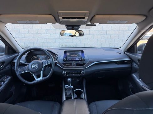 Used 2024 Nissan Altima 2.5 SV image 15