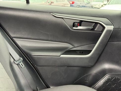 Used 2021 Toyota RAV4 XLE w/ Convenience Package image 26