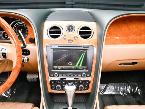 Used 2017 Bentley Continental GT image 8