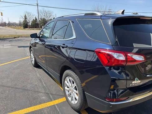 Used 2020 Chevrolet Equinox LT image 3