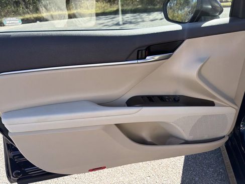 Used 2021 Toyota Camry LE image 25