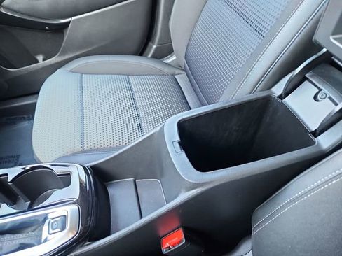 Used 2025 Chevrolet Trax LT w/ LT Convenience Package image 42