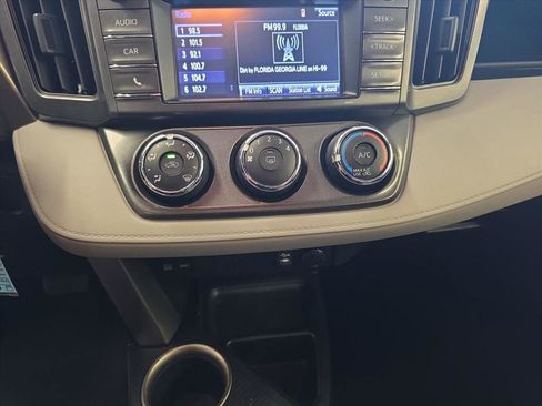 Used 2014 Toyota RAV4 LE image 23