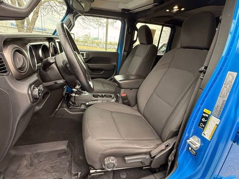 Used 2021 Jeep Gladiator Sport AWD/4WD image 21
