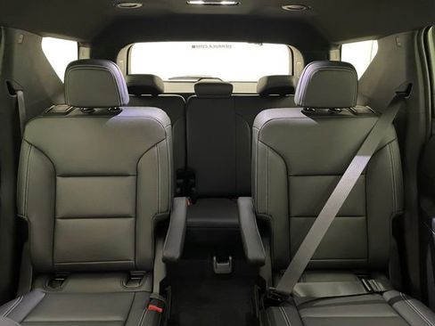 New 2026 Chevrolet Traverse LT image 13