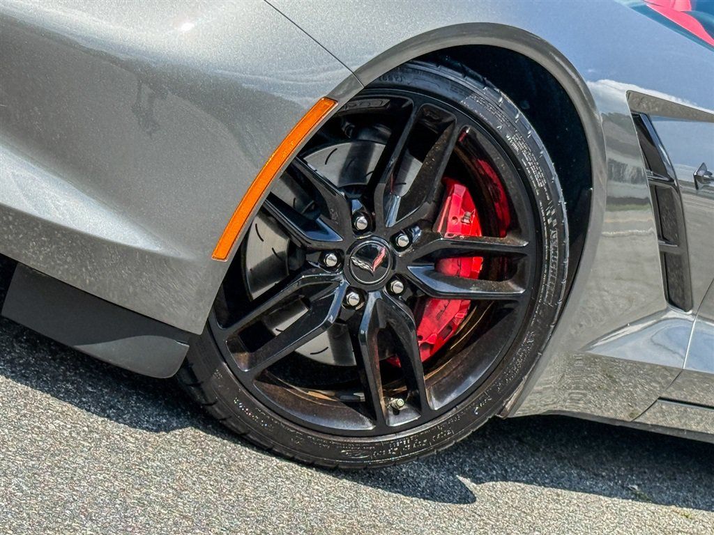 Used 2016 Chevrolet Corvette Stingray Coupe RWD image 9