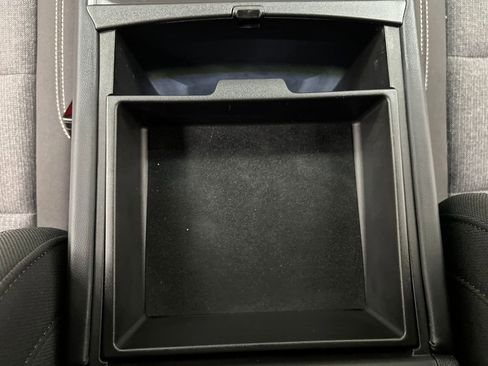 Used 2025 GMC Acadia Elevation image 48