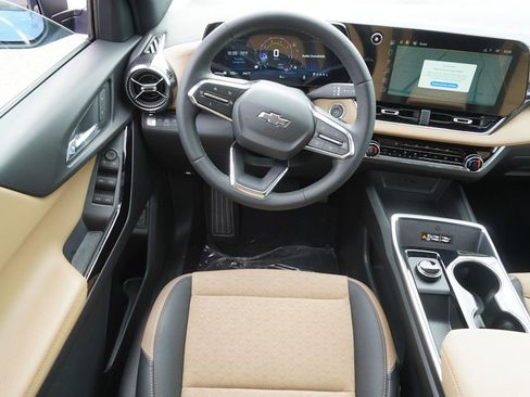 New 2025 Chevrolet Equinox ACTIV w/ Safety and Technology Package image 12