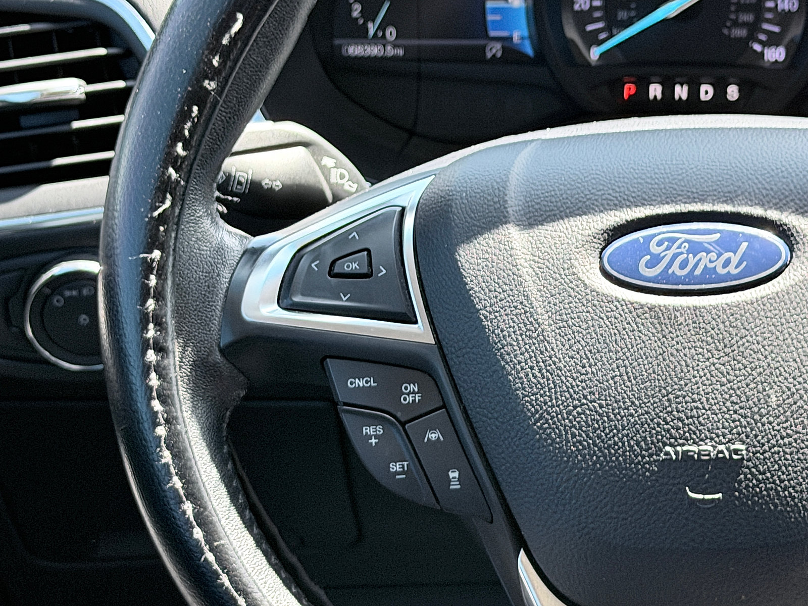 Used 2020 Ford Edge Titanium FWD image 29