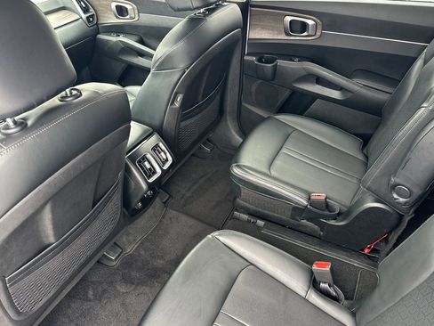 Used 2021 Kia Sorento EX image 13
