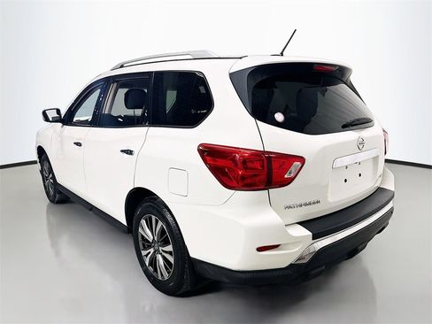 Used 2018 Nissan Pathfinder S image 6