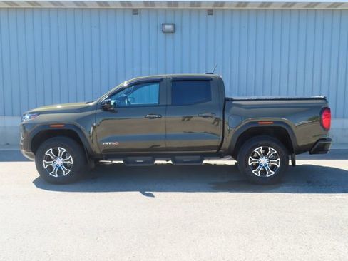 Used 2025 GMC Canyon AT4 w/ Technology Plus Package AWD/4WD image 8