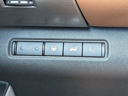 Used 2025 Nissan Pathfinder Platinum AWD/4WD image 31