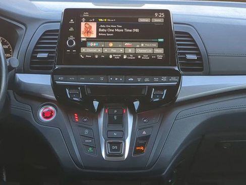 Used 2025 Honda Odyssey Sport-L image 18
