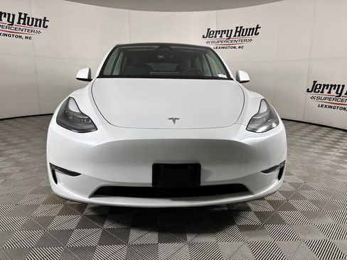 Used 2024 Tesla Model Y 2WD image 2